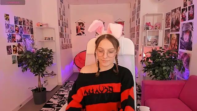 JenniferKiim online show from 6, 11, 2025