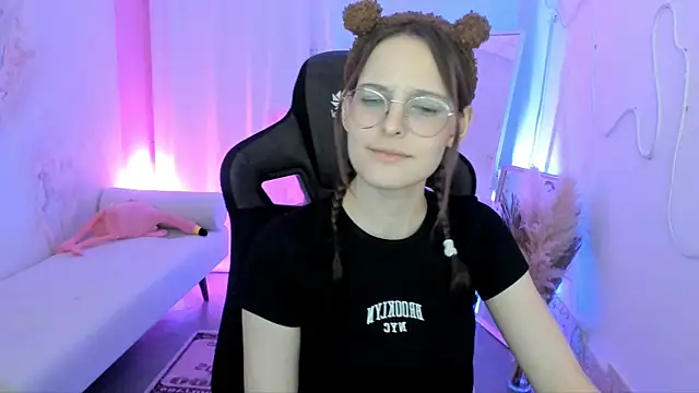 JenniferKiim online show from 5, 1, 2026