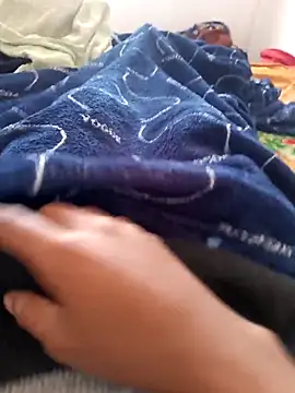 Snapshot of EMERKITHO_20_R chatting on 6, 11, 2025 EMERKITHO 20 R online show from 6, 11, 2025