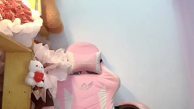 Snapshot of Pony898 chatting on 17, 9, 2025 Pony898 online show from 17, 9, 2025