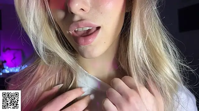 Snapshot of ElysiaXo chatting on 29, 11, 2025 ElysiaXo online show from 29, 11, 2025