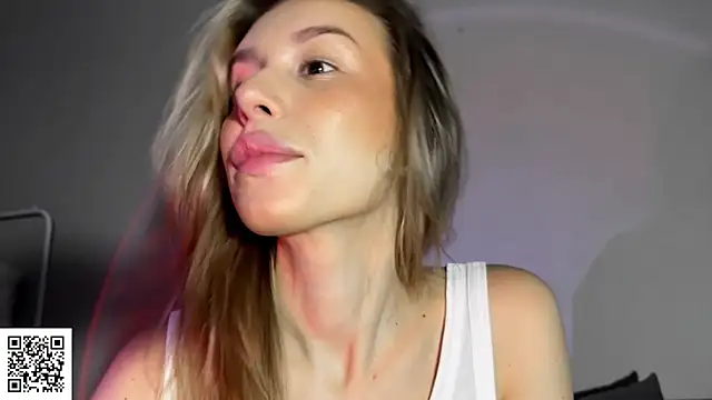 Snapshot of ElysiaXo chatting on 19, 10, 2025 ElysiaXo online show from 19, 10, 2025