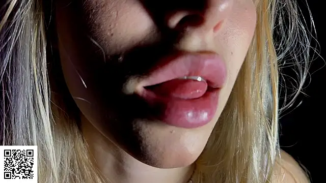 Snapshot of ElysiaXo chatting on 27, 11, 2025 ElysiaXo online show from 27, 11, 2025