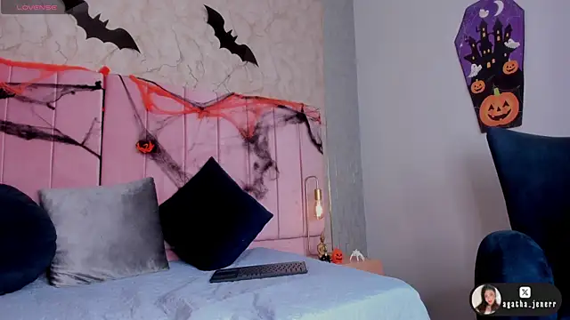 agatha jener online show from 11, 10, 2025