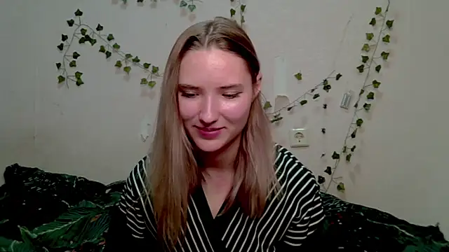  kikiclark   online show from 7, 11, 2025