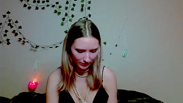  kikiclark   online show from 16, 11, 2025