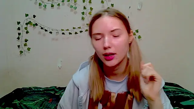  kikiclark   online show from 27, 11, 2025