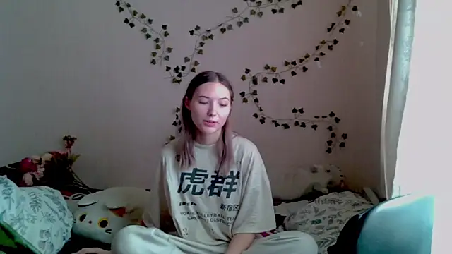  kikiclark   online show from 15, 11, 2025