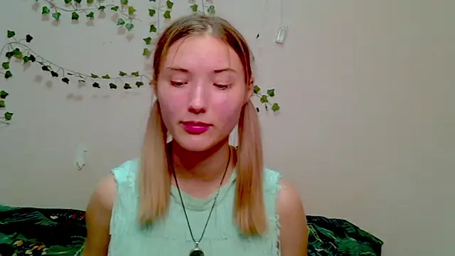  kikiclark   online show from 28, 11, 2025