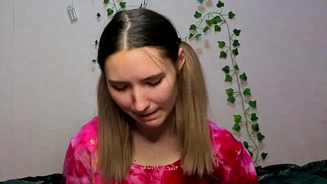  kikiclark   online show from 14, 12, 2025