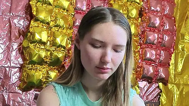  kikiclark   online show from 21, 3, 2026