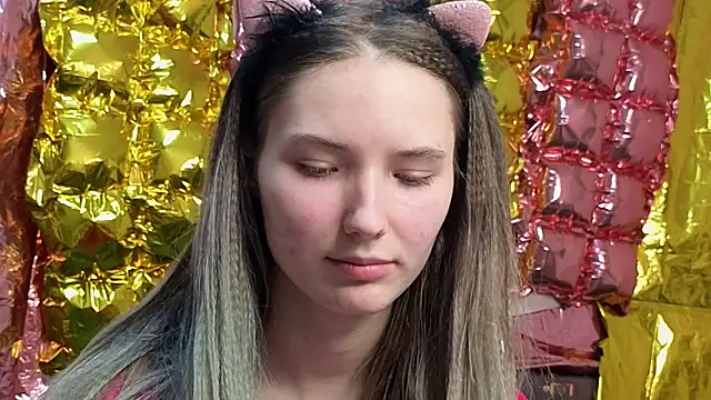  kikiclark   online show from 21, 4, 2026