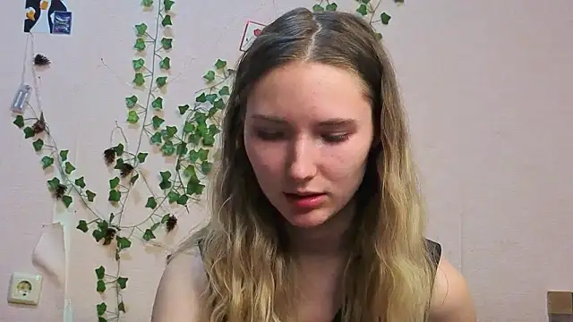  kikiclark   online show from 12, 3, 2026