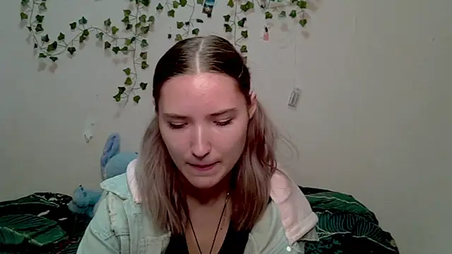  kikiclark   online show from 25, 10, 2025