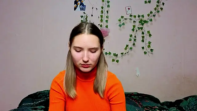  kikiclark   online show from 19, 12, 2025