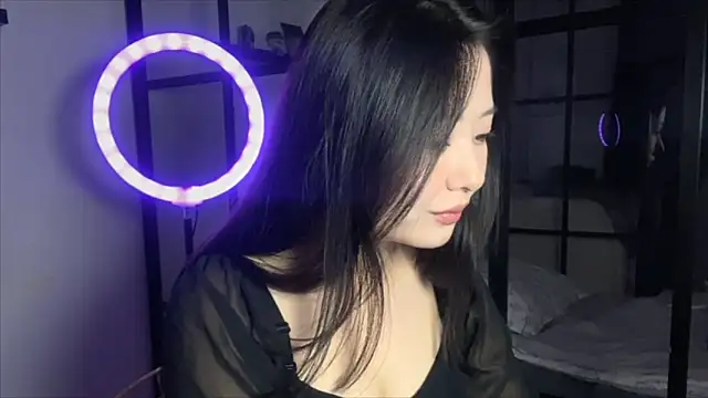 Snapshot of WonderMira chatting on 6, 10, 2025 WonderMira online show from 6, 10, 2025