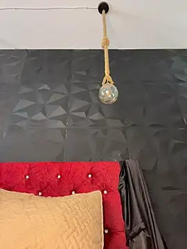 Juanita-Diaz online show from 2, 12, 2025