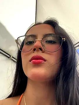 Juanita-Diaz online show from 28, 9, 2025