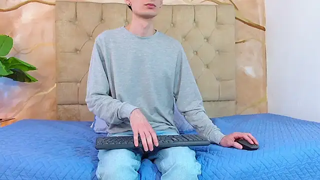 Luke Carter online show from 7, 4, 2026