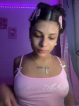 Snapshot of luluzinhax chatting on 28, 4, 2026 luluzinhax online show from 28, 4, 2026