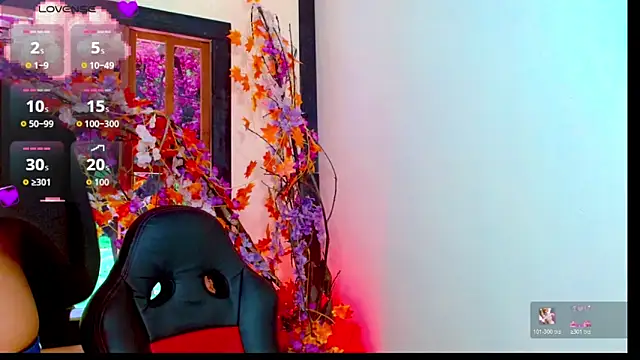 Cristal Villael online show from 4, 11, 2025