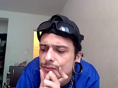 Snapshot of chrisalmeid_ chatting on 2, 11, 2025 chrisalmeid online show from 2, 11, 2025