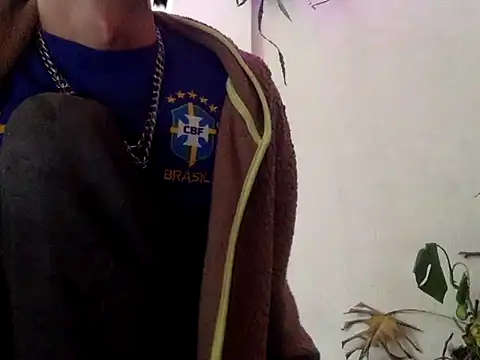 Snapshot of chrisalmeid_ chatting on 4, 11, 2025 chrisalmeid online show from 4, 11, 2025