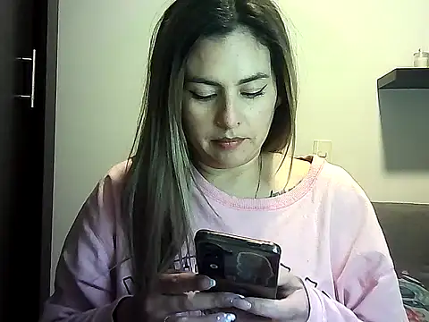 Valery  Rouse  online show from 21, 4, 2026