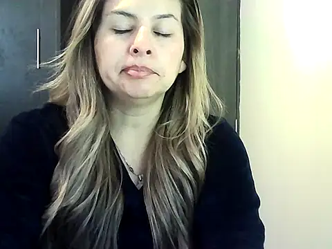 Valery  Rouse  online show from 6, 3, 2026