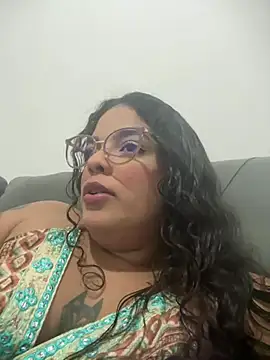 Snapshot of SecretBrunette chatting on 23, 6, 2026 SecretBrunette online show from 23, 6, 2026