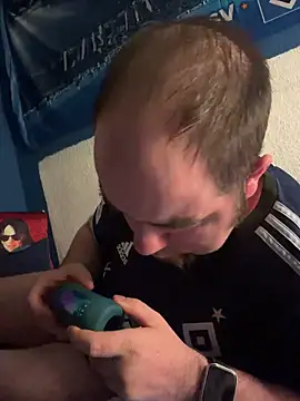 GeilerHSVFAN1989 online show from 17, 7, 2026