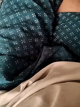 Snapshot of Ravi272 chatting on 23, 11, 2025 Ravi272 online show from 23, 11, 2025