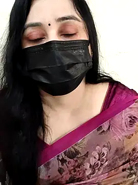 Monica cams online show from 17, 10, 2025