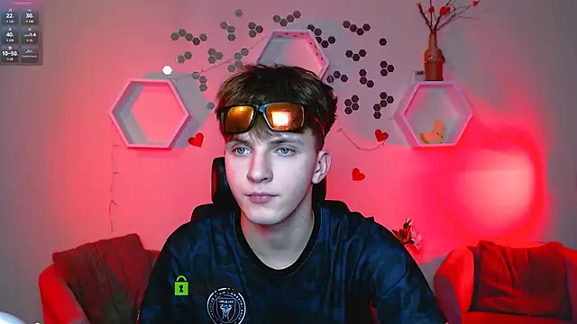 travis wolf  online show from 15, 10, 2025