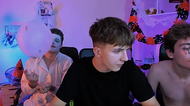 travis wolf  online show from 31, 10, 2025