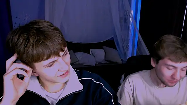 travis wolf  online show from 19, 11, 2025