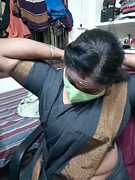 Snapshot of Tamil_Kavitha10 chatting on 24, 10, 2025 Tamil Kavitha10 online show from 24, 10, 2025