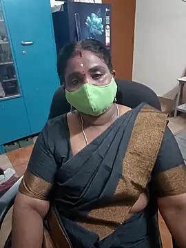 Snapshot of Tamil_Kavitha10 chatting on 23, 10, 2025 Tamil Kavitha10 online show from 23, 10, 2025