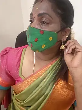 Snapshot of Tamil_Kavitha10 chatting on 8, 10, 2025 Tamil Kavitha10 online show from 8, 10, 2025