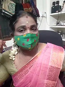 Snapshot of Tamil_Kavitha10 chatting on 20, 10, 2025 Tamil Kavitha10 online show from 20, 10, 2025