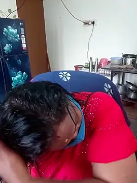 Snapshot of Tamil_Kavitha10 chatting on 18, 11, 2025 Tamil Kavitha10 online show from 18, 11, 2025