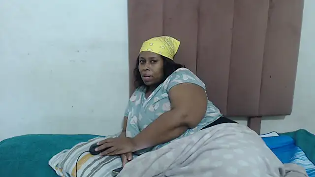 Chubby Queenx255 online show from 28, 11, 2025