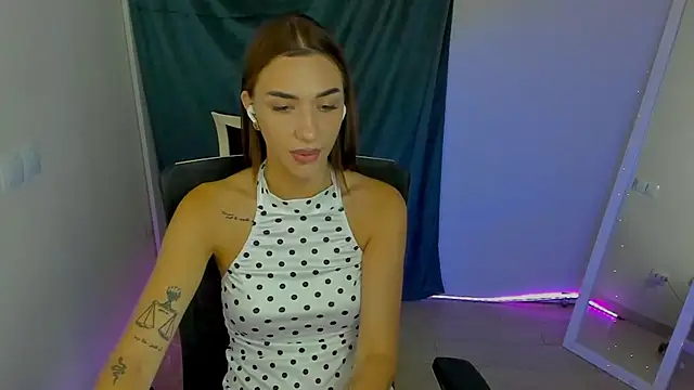 Snapshot of Bella_Night4 chatting on 17, 7, 2026 Bella Night4 online show from 17, 7, 2026