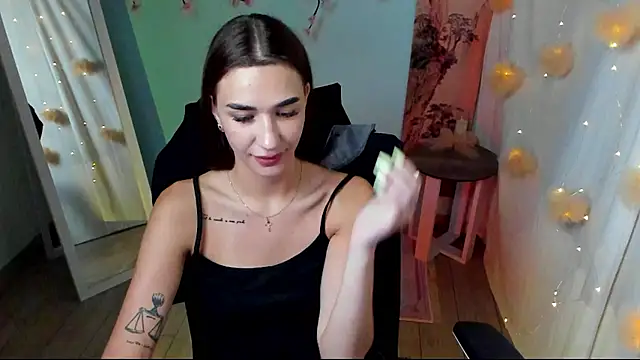 Snapshot of Bella_Night4 chatting on 28, 7, 2026 Bella Night4 online show from 28, 7, 2026