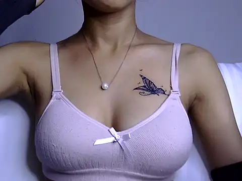 Riva arora01 online show from 23, 11, 2025