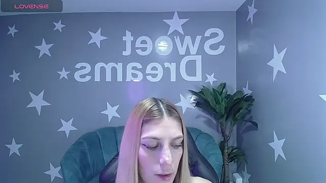 Snapshot of Candy_kush_t chatting on 14, 11, 2025 Candy kush t online show from 14, 11, 2025