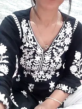 Snapshot of siya_rani67 chatting on 21, 11, 2025 siya rani67 online show from 21, 11, 2025