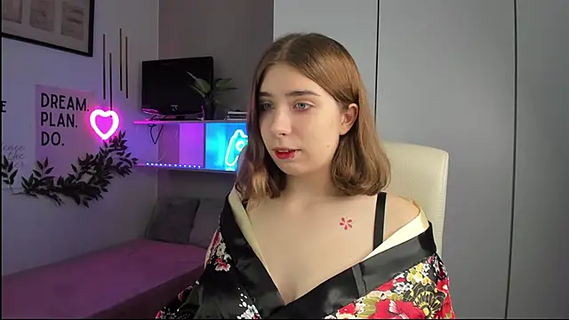 Snapshot of DianaGalaxy chatting on 19, 9, 2025 DianaGalaxy online show from 19, 9, 2025