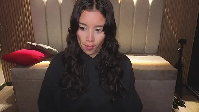  Mia Evans 1 online show from 12, 1, 2026