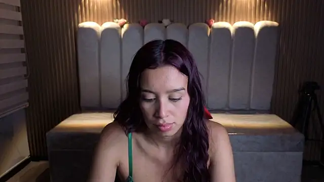  Mia Evans 1 online show from 30, 6, 2026
